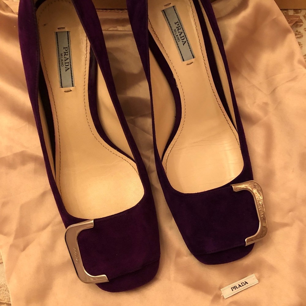 PRADA💜purple block heels! In like new condition, these are beautiful shoes!❤️